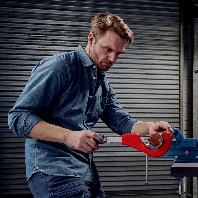 EAN 4003773088127 - Knipex 90 31 03 BK cortatubos manual Cortador para tubos imagen 46
