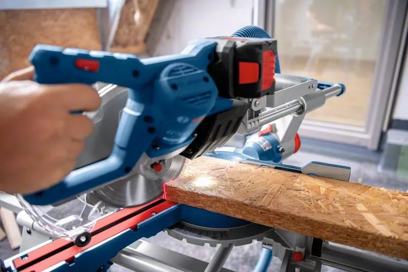 Tronzadora E Ingletadora A Batería Bosch Professional Biturbo Gcm 18v-216 D Professional Sierra Tronzadora E Ingletadora Azul, Sin Batería Ni Cargador