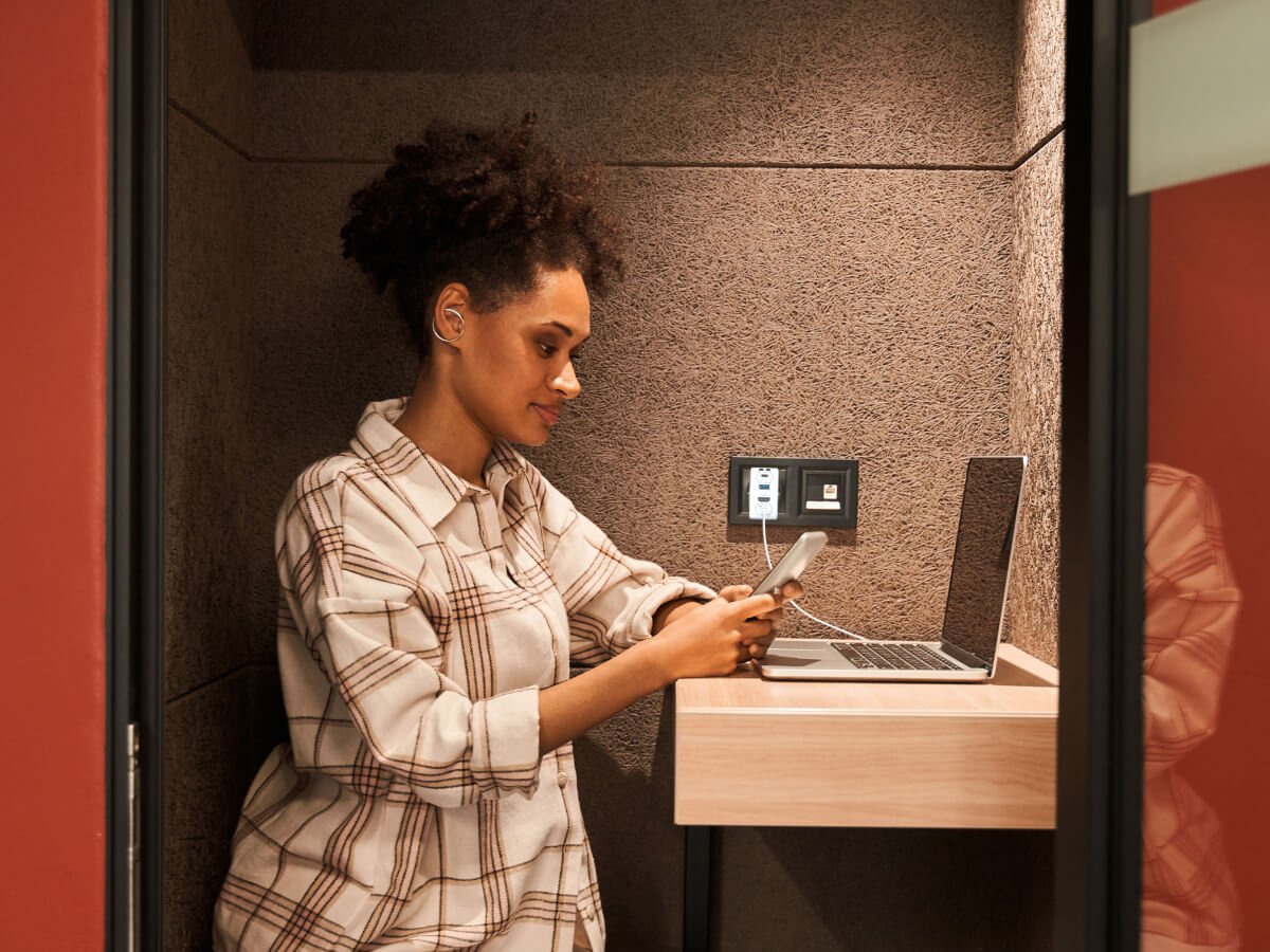 Avermedia Ladedock, Elitego Gc313pro Blanco, 100w Gan, Hdmi