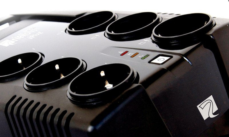 EAN 8023251002380 - Riello iPlug 800VA sistema de alimentación ininterrumpida (UPS) 0,8 kVA 480 W 8 salidas AC imagen 2