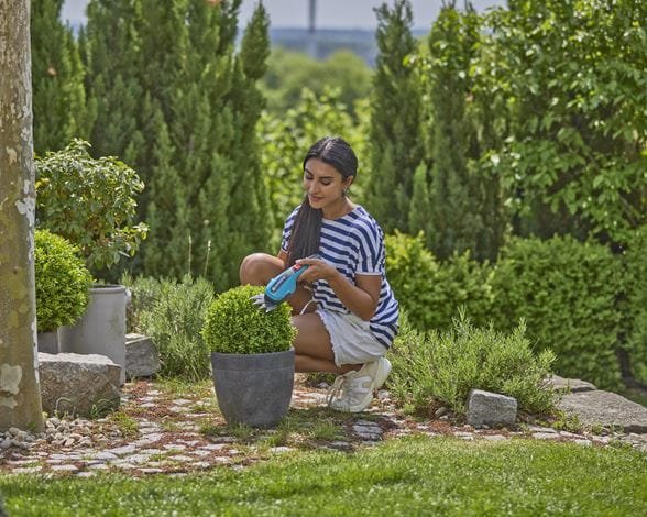 Gardena 9884-20 Tijera De Césped Inalámbrica 8 Cm 3,6 V Ión De Litio Negro, Verde 09884-20