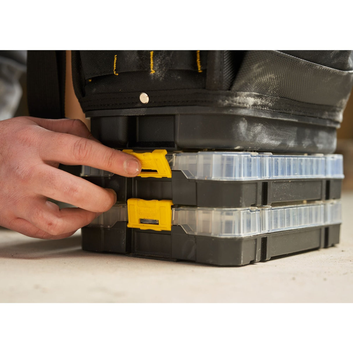 EAN 3253561176241 - Stanley FATMAX FMST17624-1 caja de herramientas Negro imagen 7