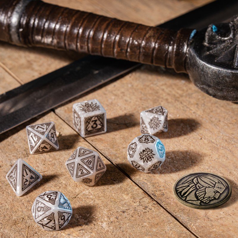 Pegasus The Witcher Dice Set: Geralt - El Lobo Blanco, Dados Qwowge3t