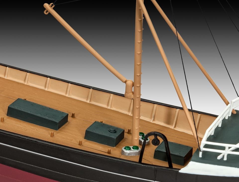 Revell North Sea Trawler