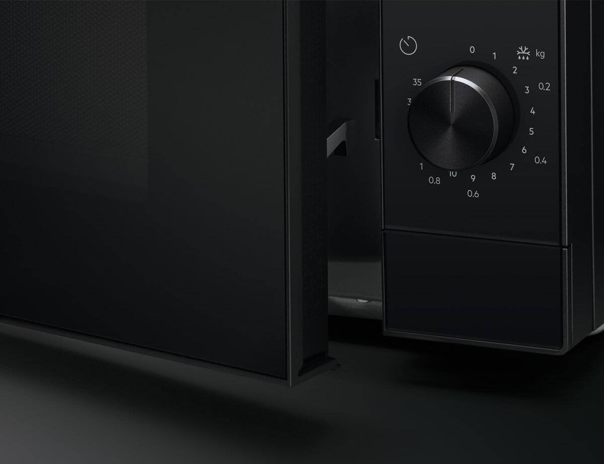 EAN 7332543820368 - Electrolux EMZ421MMK Negro Microondas combinado Encimera 21 L 800 W imagen 6