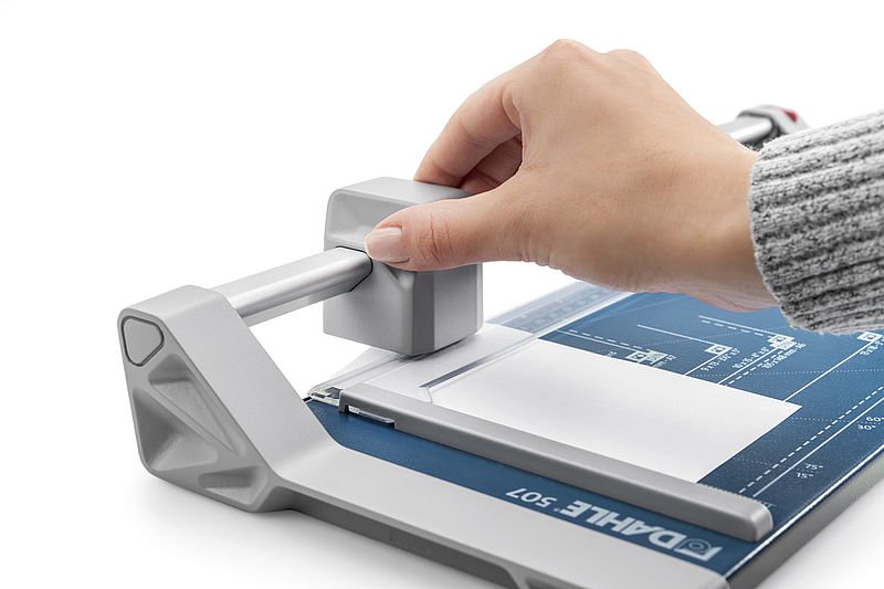EAN 4009729069066 - Dahle 507 guillotina para papel 0,8 mm 8 hojas imagen 2
