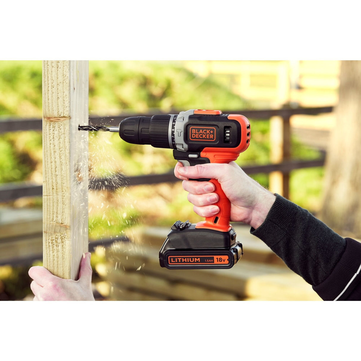 Taladro Black & Decker Bcd003c2k-Qw 1400 Rpm Sin Llave Negro, Rojo