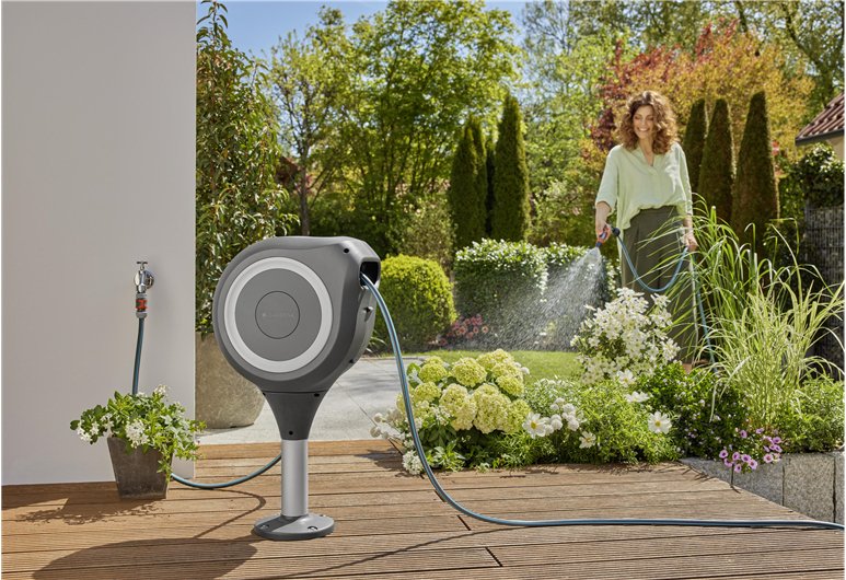 Gardena Caja Para Mangueras De Terraza Rollup S, 15 Metros, Enrollador De Manguera Gris/Blanco, Incluida Jeringa De Limpieza 18607-20