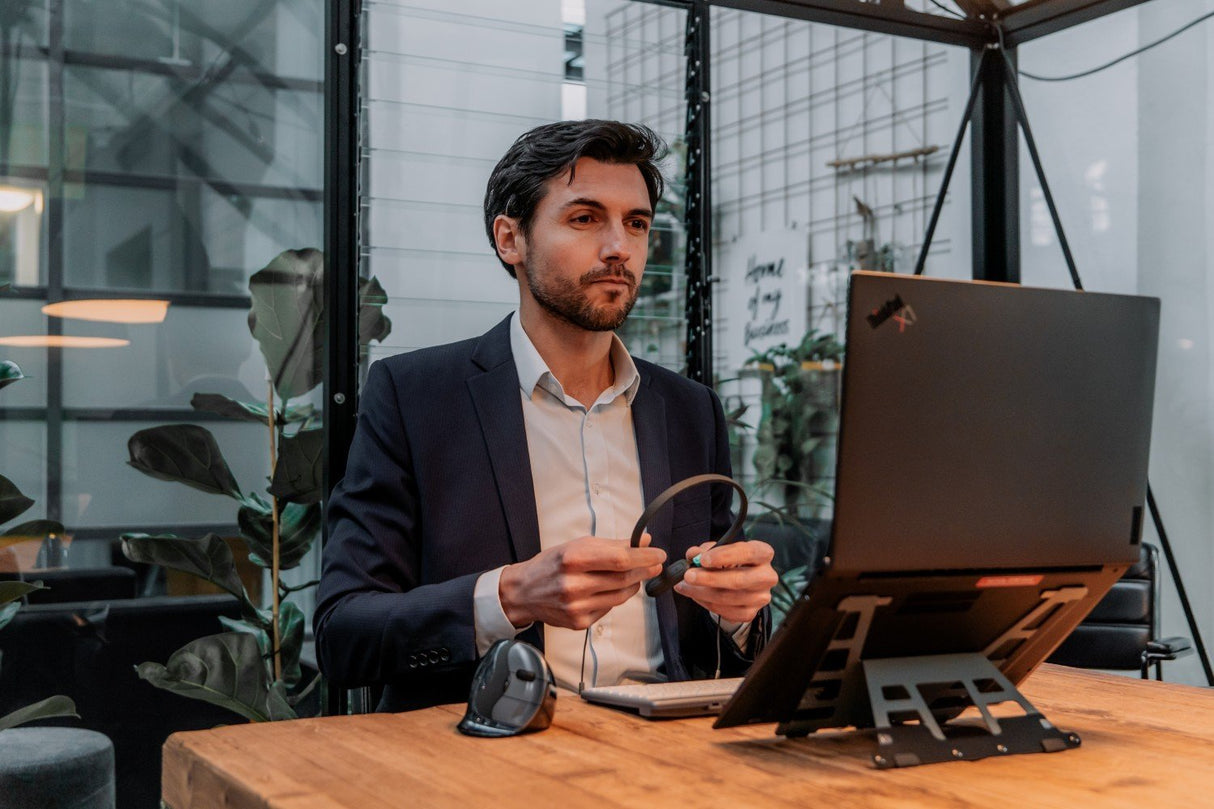 Bakker Elkhuizen Soporte Para Portátil Ultrastand Universal 13"-15.6"