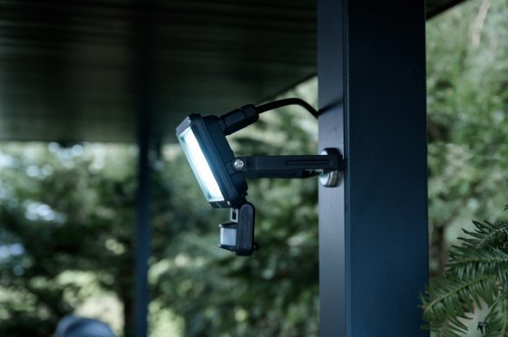 Brennenmuhl Foco Led Jaro 3060 P Exterior Ip65, 20w, 2300lm, 6500k, Con Detector De Movimiento