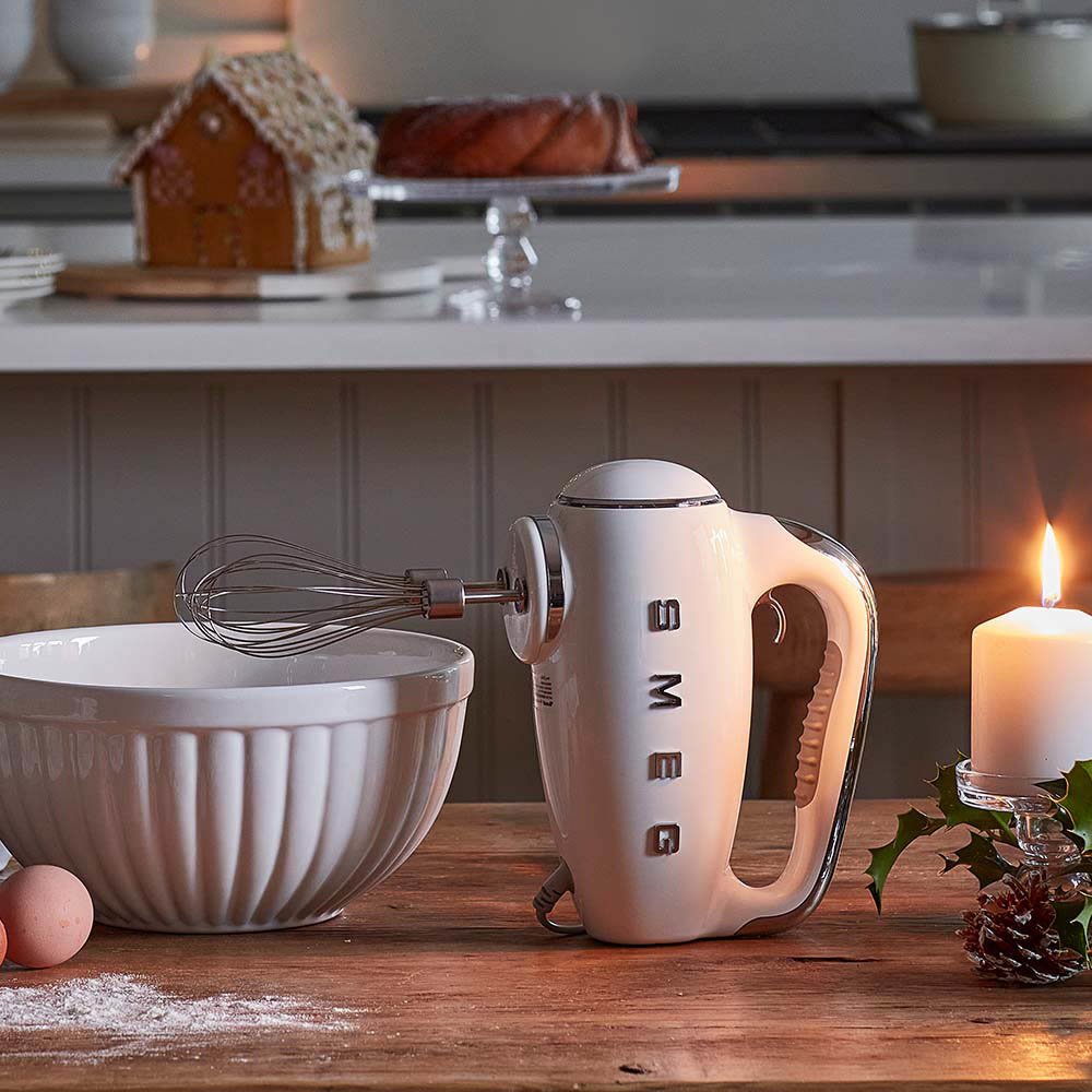 EAN 8017709301811 - Smeg HMF01CREU batidora Batidora de mano 250 W Crema de color imagen 6