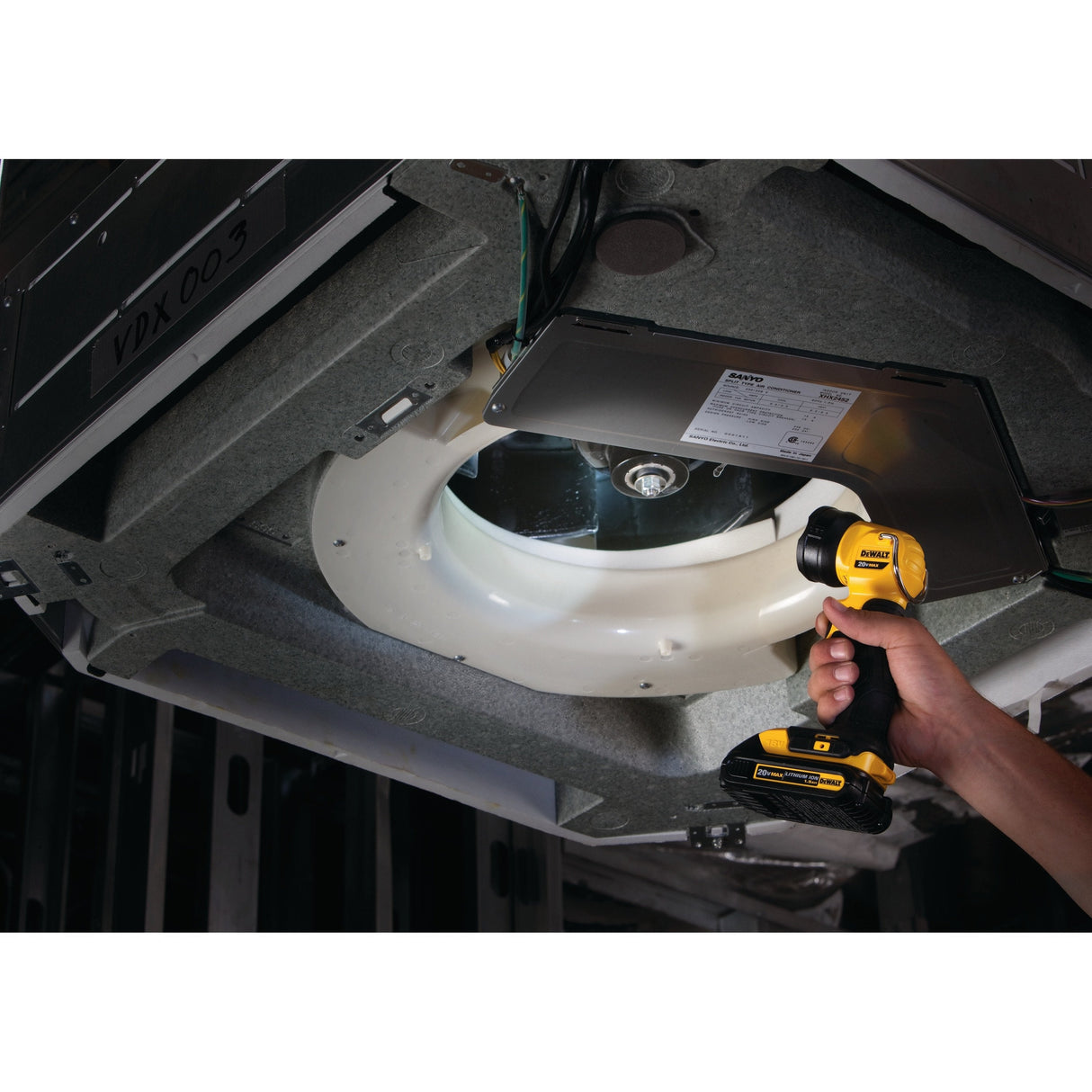 Dewalt Luz Inalámbrica Dcl040, Luz Led Dcl040-Xj