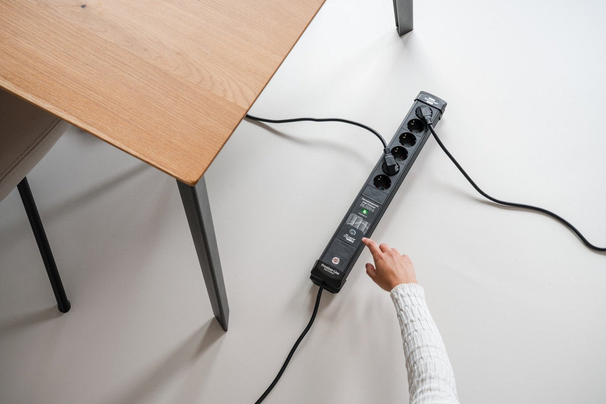 Brennenmuhl Premium-Line Smarter Üss 6fach *De*