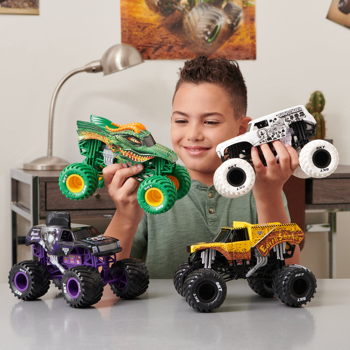 Spin Master Monster Jam Monster Truck Oficial Megalodon Escala 1:24 6066675
