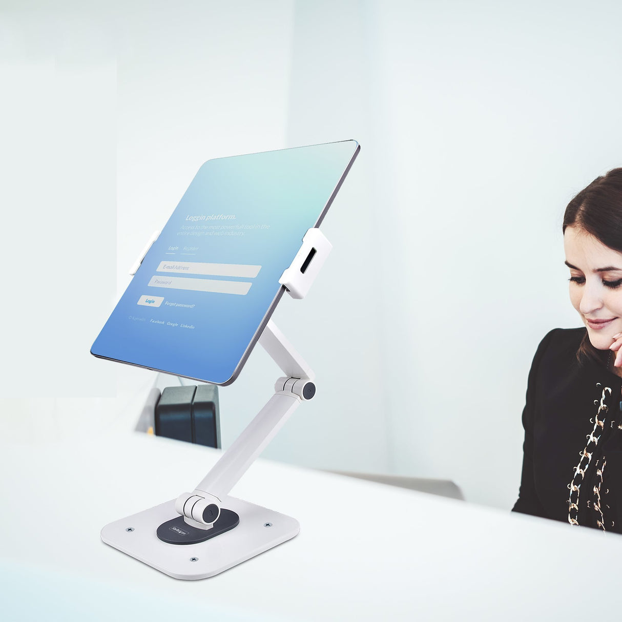 EAN 0065030895811 - StarTech.com ADJ-TABLET-STAND-W mueble y soporte para dispositivo multimedia Blanco Tableta Carro para ad imagen 9