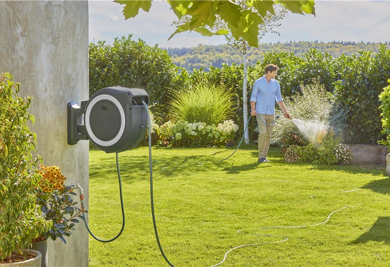 Portamangueras De Pared A Batería Gardena Powerroll Xxl 18v P4a Solo, 40 Metros, Enrollador De Manguera Gris/Blanco, Sin Batería Ni Cargador, Power For All Alliance 18647-55