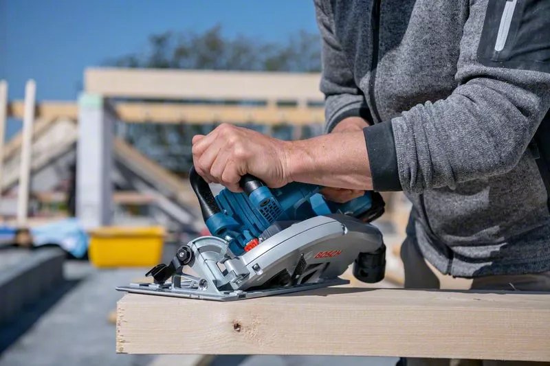 Sierra Circular Inalámbrica Bosch Professional Biturbo Gks 18v-70 L Professional Azul/Negro, 2 Baterías Li-Ion Procore18v 5,5ah, En L-Boxx