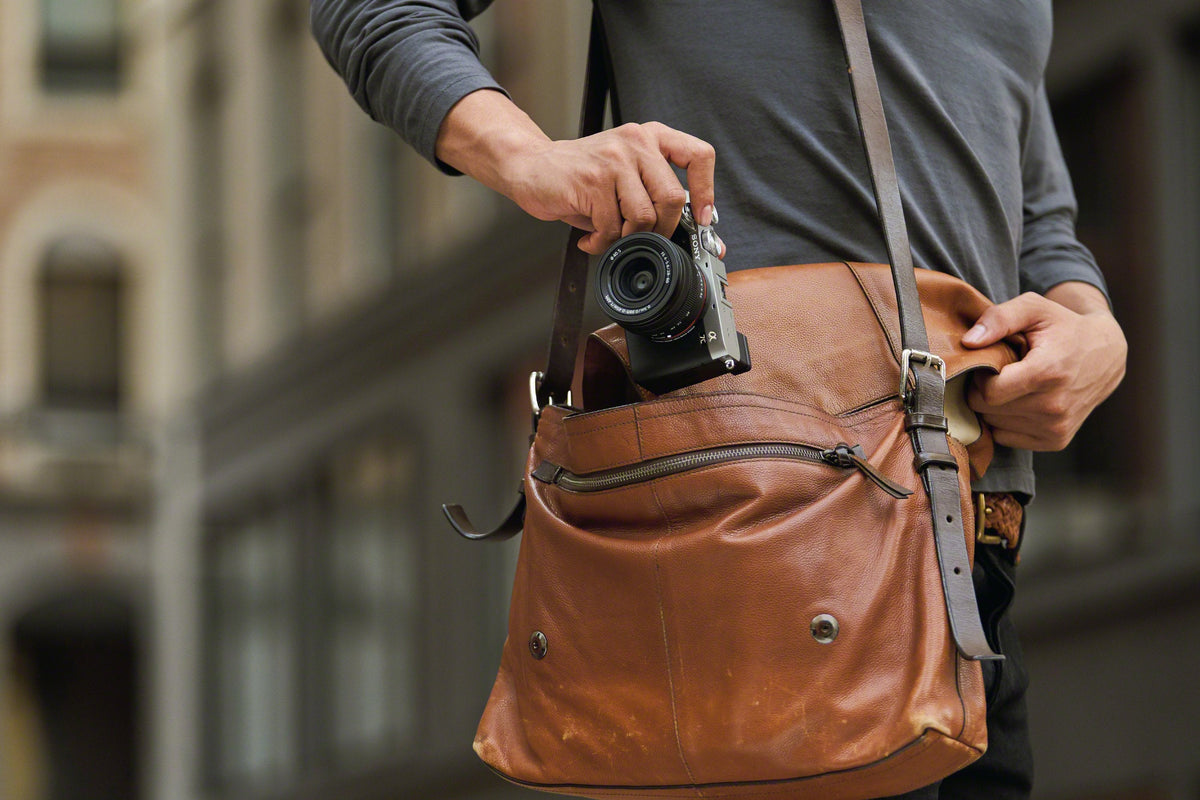 Sony A 7c, 24,2 Mp, 6000 X 4000 Pixeles, Cmos, 4k Ultra Hd, Pantalla Táctil, Negro, Plata