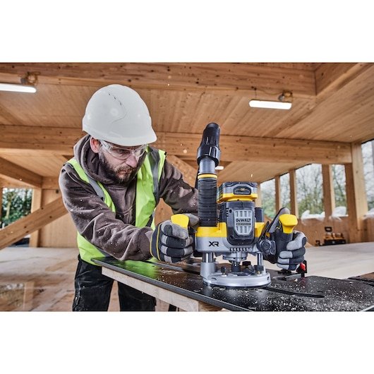Dewalt Dcw620nt-Xj Battery Plunge Router
