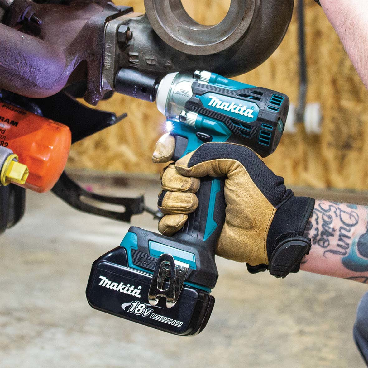 EAN 0088381898102 - Makita DTW301Z atornilladora de impacto con batería 1/2" 3200 RPM 580 Nm 18 V imagen 4