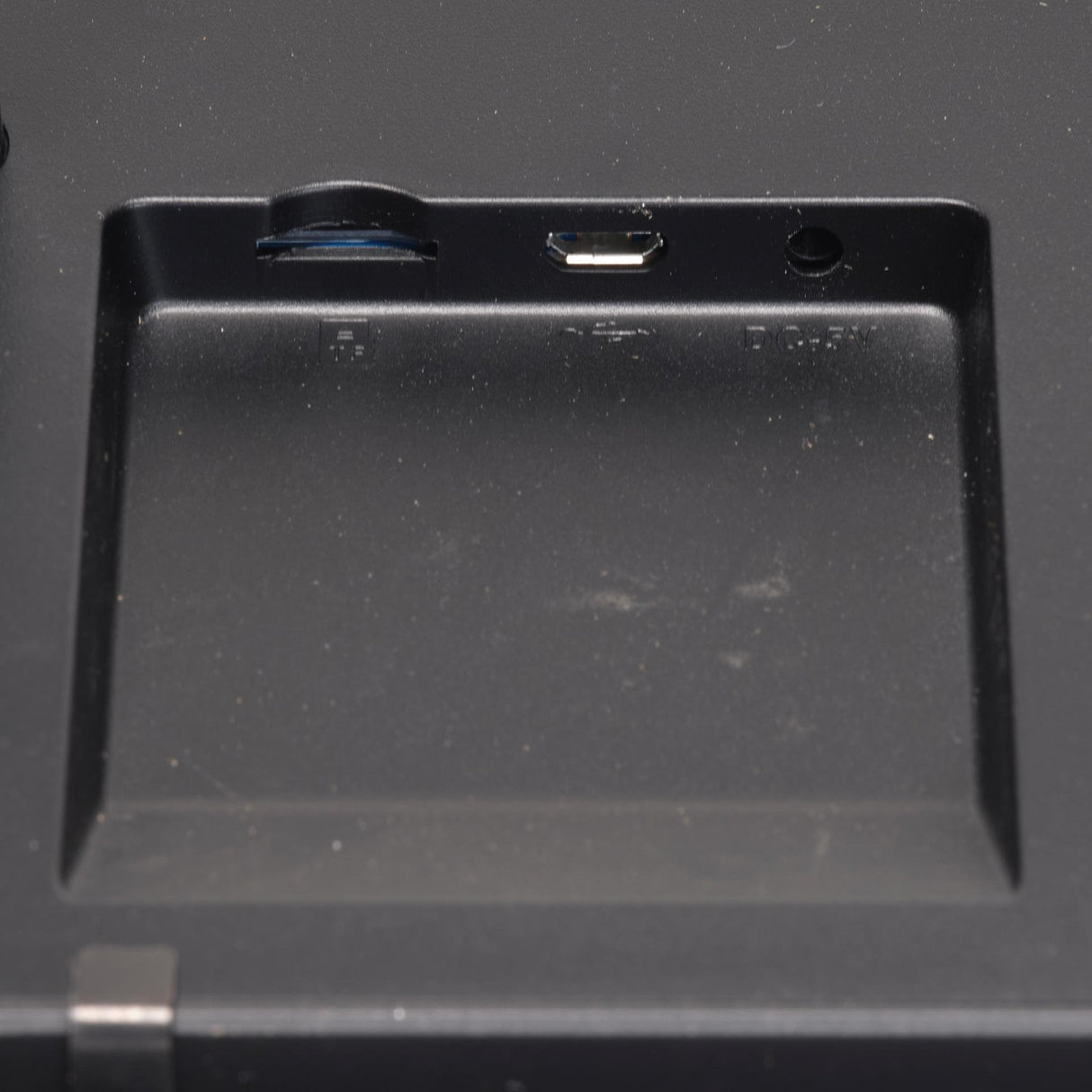 EAN 5706751070310 - Denver PFF-1042DWMK2 marco fotográfico digital Madera 25,6 cm (10.1") Pantalla táctil Wifi imagen 9