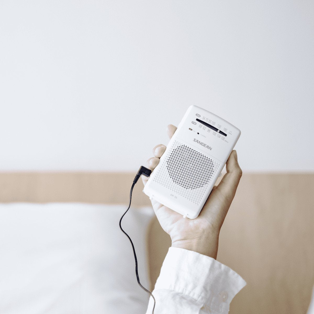 Sangean Sr-35 Blanco/ Radio De Bolsillo Fm/Am/Altavoz Integrado/Toma Auriculares