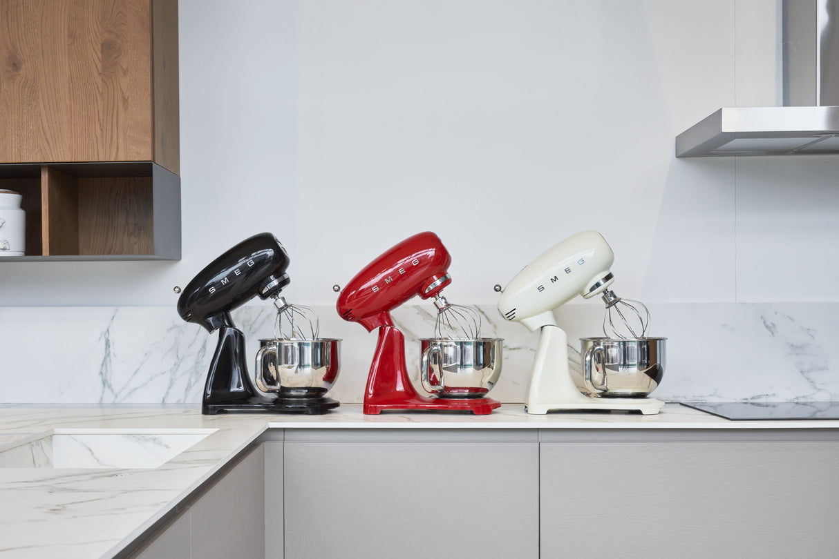 EAN 8017709269159 - Smeg SMF03CREU batidora Batidora de varillas 800 W Crema de color imagen 13
