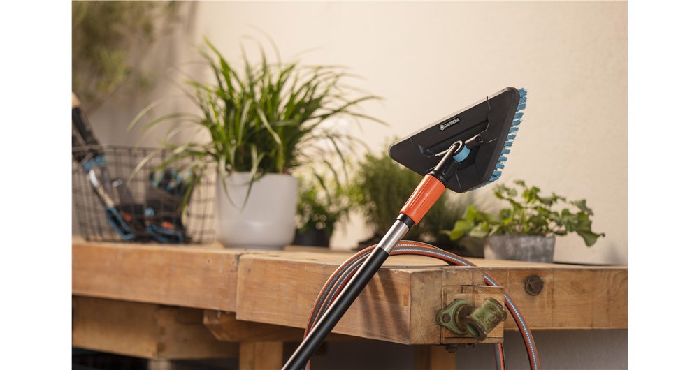 Cepillo Mango Gardena Cleansystem Rígido Flex