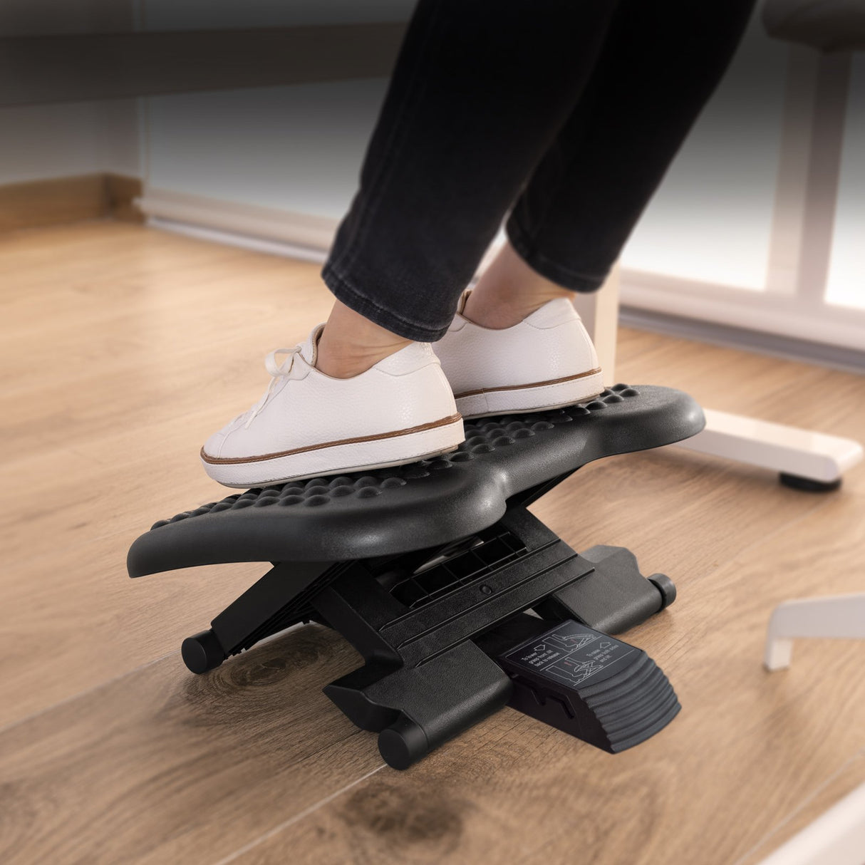 EAN 8433281012776 - TooQ TQFR0603-B soporte para el apoyo de pies imagen 6