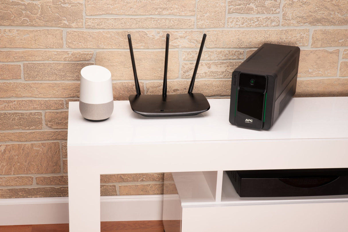 EAN 0731304404491 - APC Easy UPS sistema de alimentación ininterrumpida (UPS) Línea interactiva 0,9 kVA 480 W 4 salidas AC imagen 3