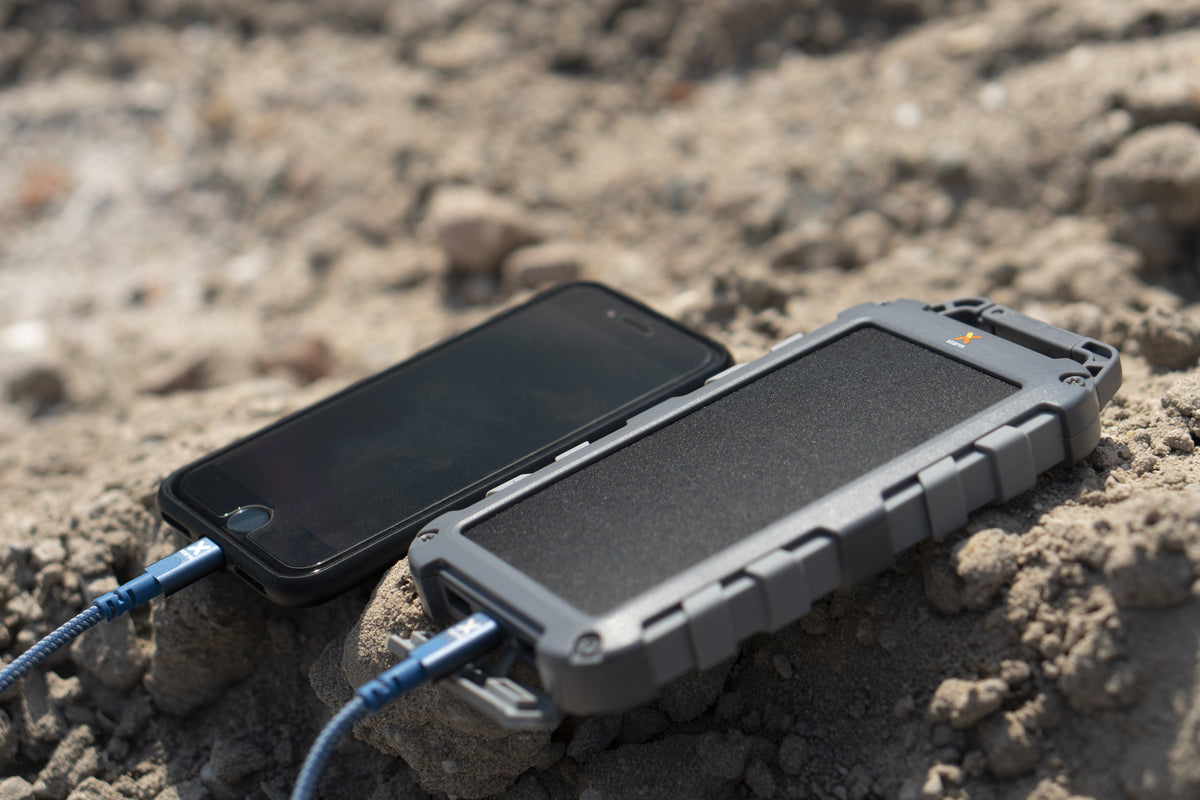 Powerbank Solar 10000mah Xtorm Fs405 Gris Oscuro Y Azul