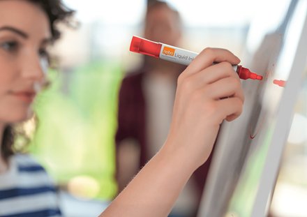 Nobo Caja De 10 Rotuladores Para Pizarra Blanca - Punta Redonda 3mm - Tinta Liquida - Nivel De Tinta - Color Rojo