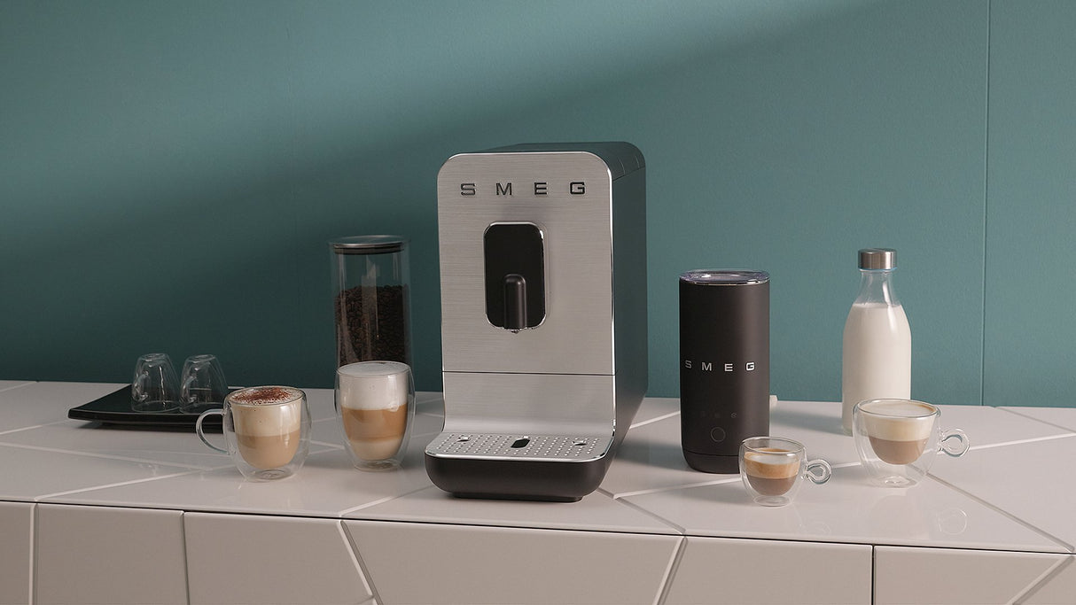 EAN 8017709334734 - Smeg BCC11BLMEU cafetera eléctrica Totalmente automática Máquina espresso 1,4 L imagen 27