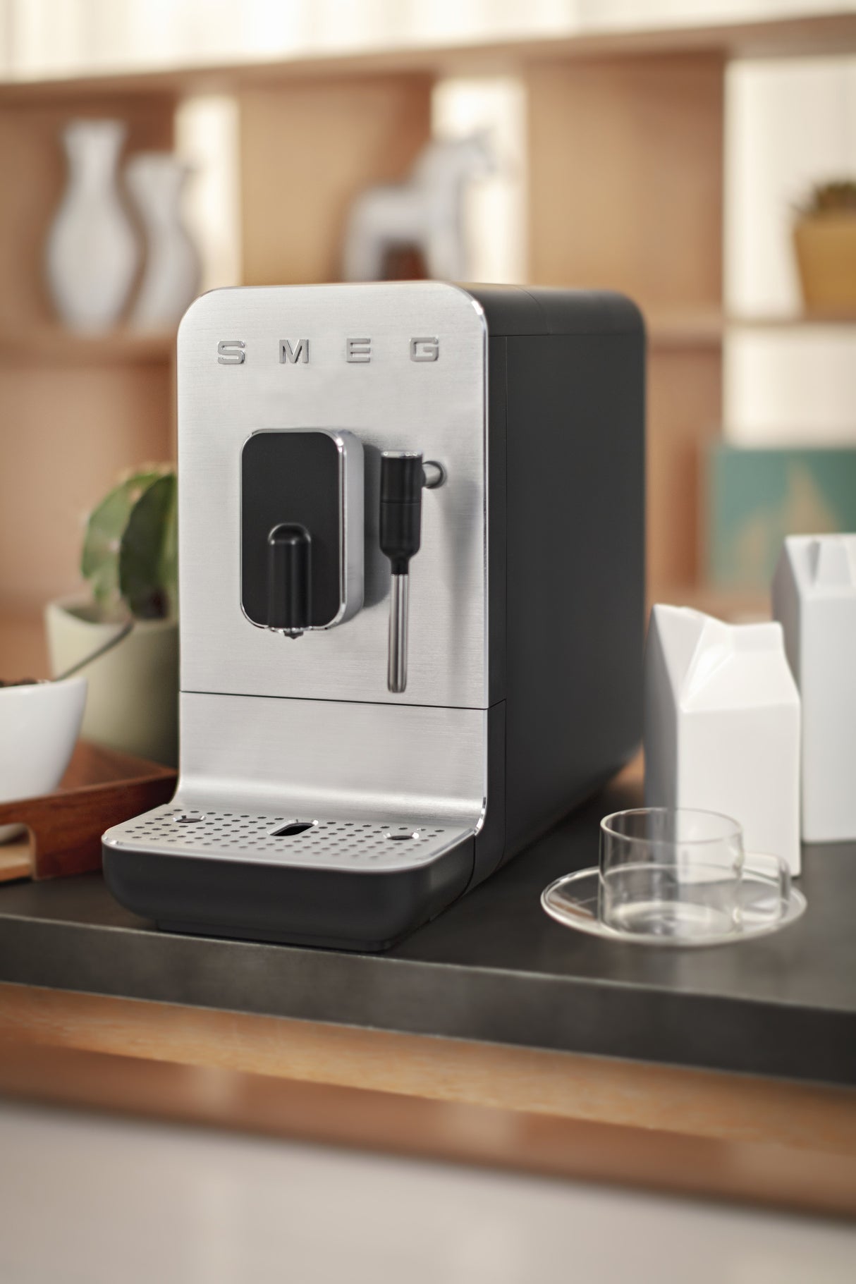 EAN 8017709334857 - Smeg BCC12BLMEU cafetera eléctrica Totalmente automática Máquina espresso 1,4 L imagen 21
