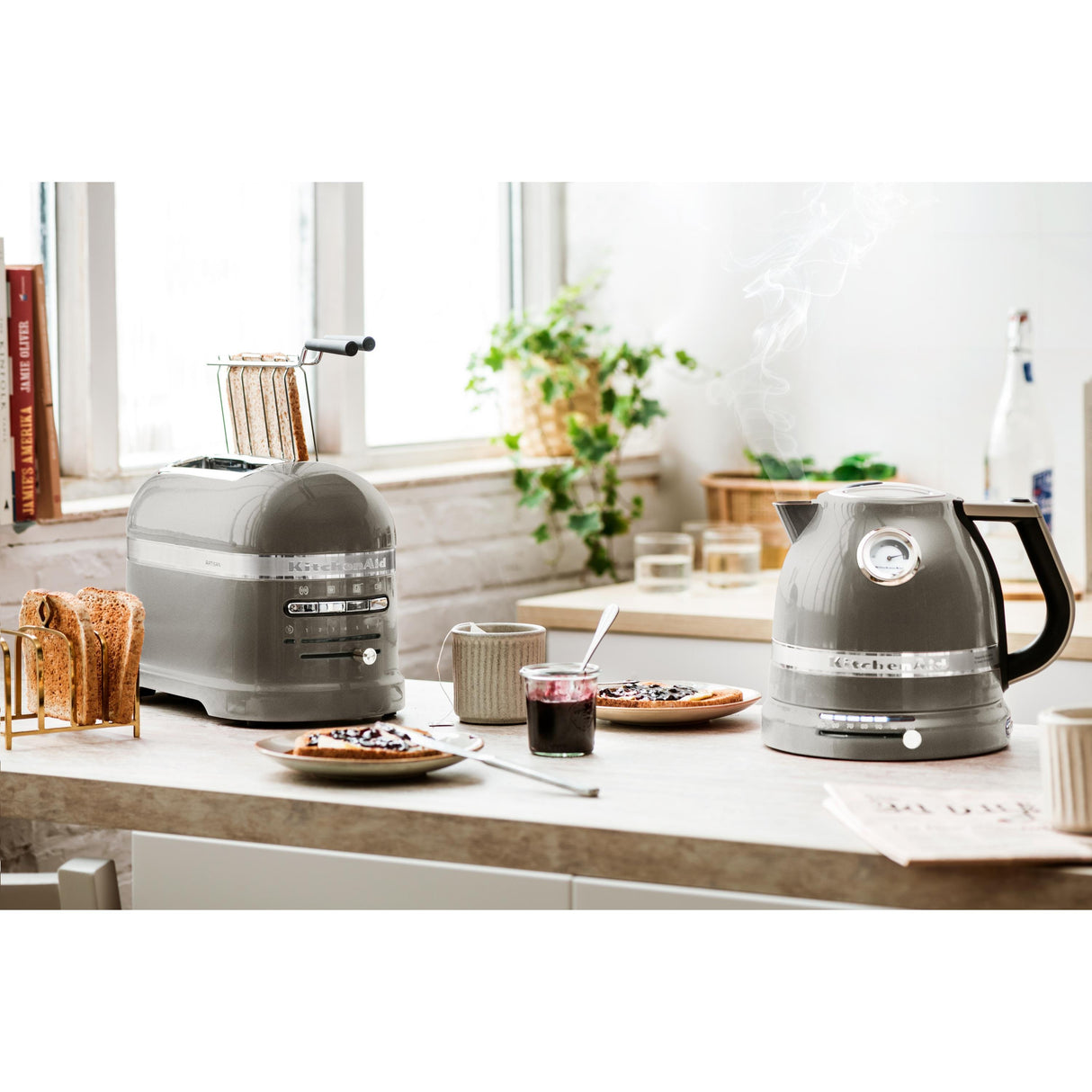EAN 5413184151072 - KitchenAid 5KEK1522EMS tetera eléctrica 1,5 L 2400 W Plata imagen 4