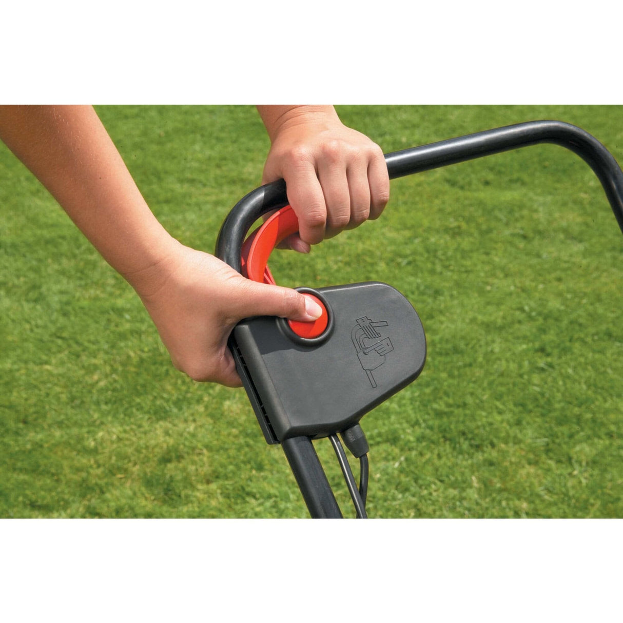 EAN 5035048190050 - Black & Decker GD300-QS escarificador de césped 600 W Negro, Naranja imagen 3