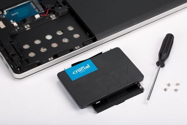 Disco Ssd Crucial 2,5" 1tb Bx500 Sataiii 3d 7mm 540 Mb/S, 6 Gbit/S - Tray