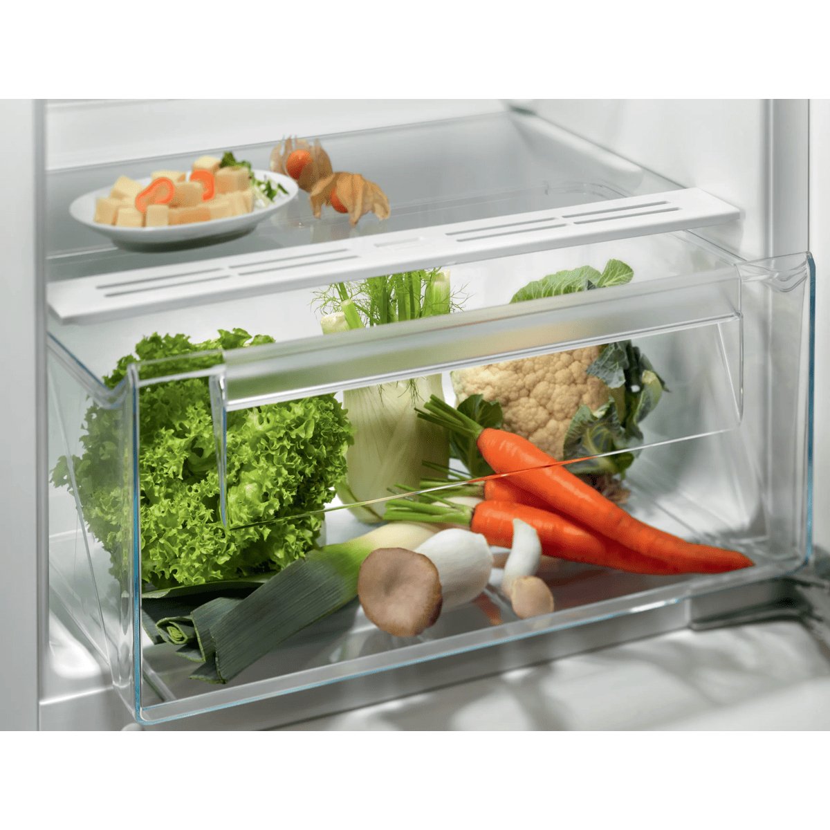 EAN 7333394014555 - Electrolux LFB3AE12S nevera combi Integrado 188 L Blanco imagen 3