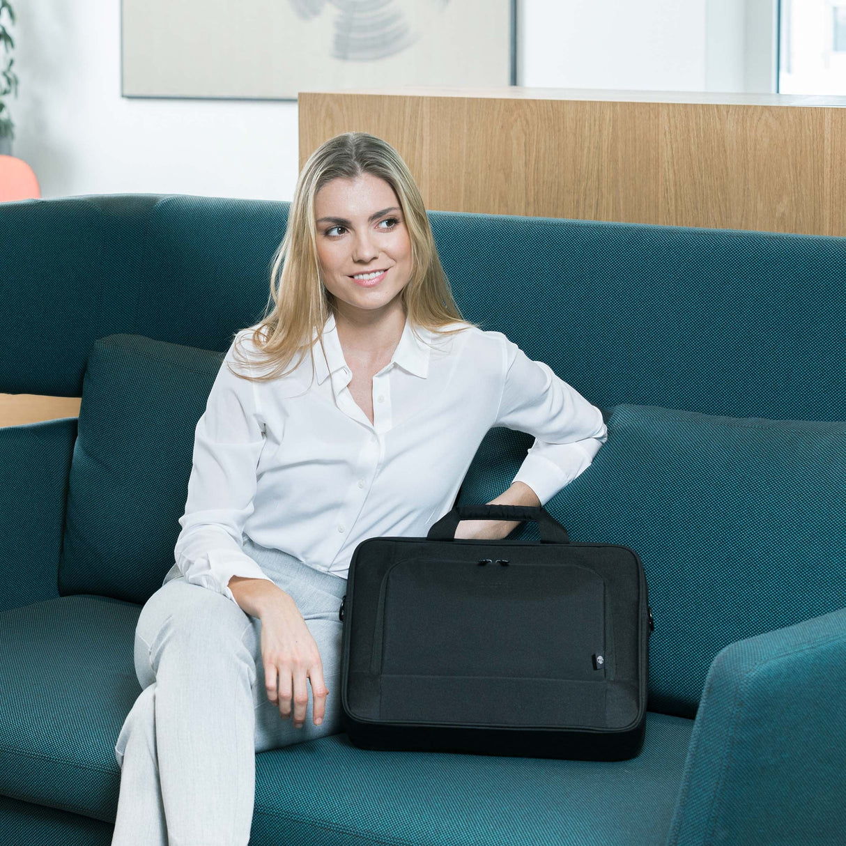 Maletín Para Portátil Dicota Eco Top Traveller Base D31324-Rpet