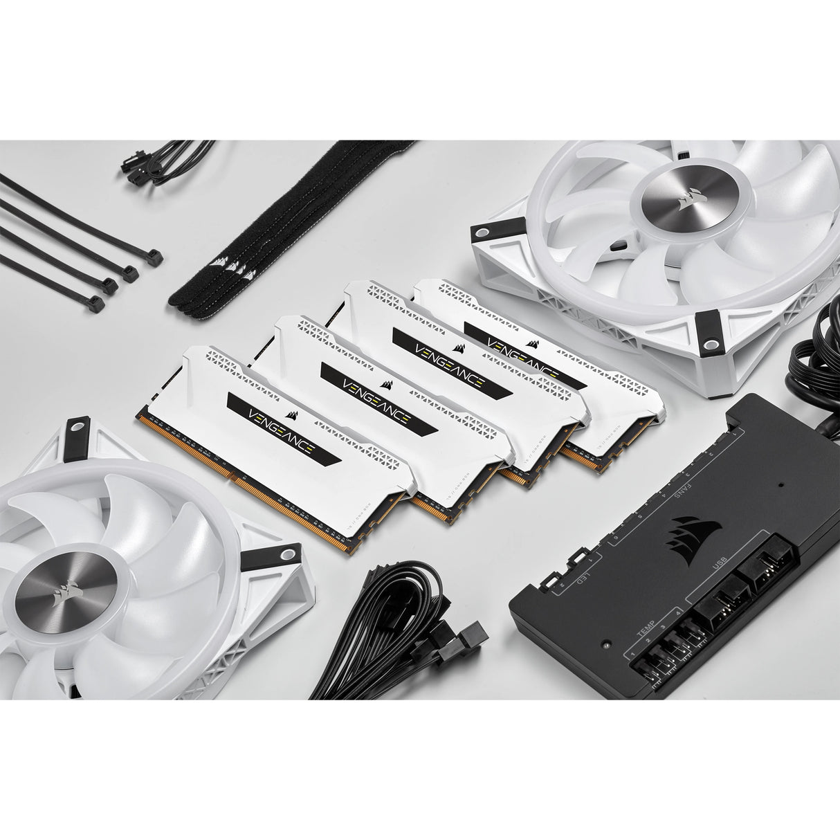 EAN 0840006632108 - Corsair Vengeance RGB Pro módulo de memoria 32 GB 2 x 16 GB DDR4 288-pin DIMM imagen 5