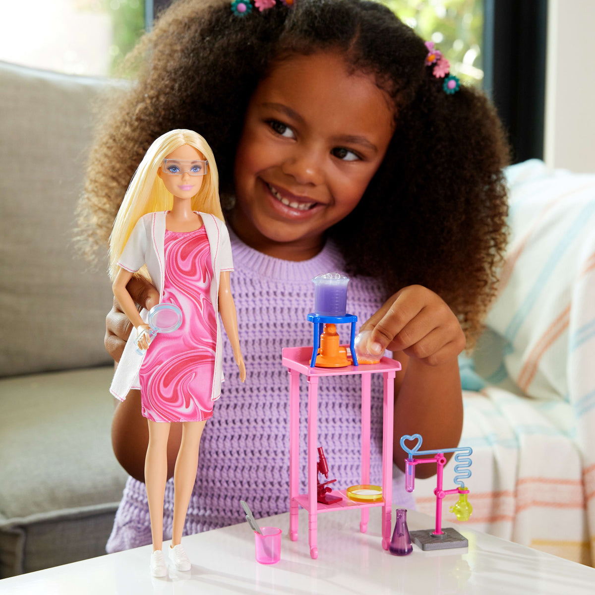 EAN 0194735275243 - Barbie JCR70 muñeca imagen 4