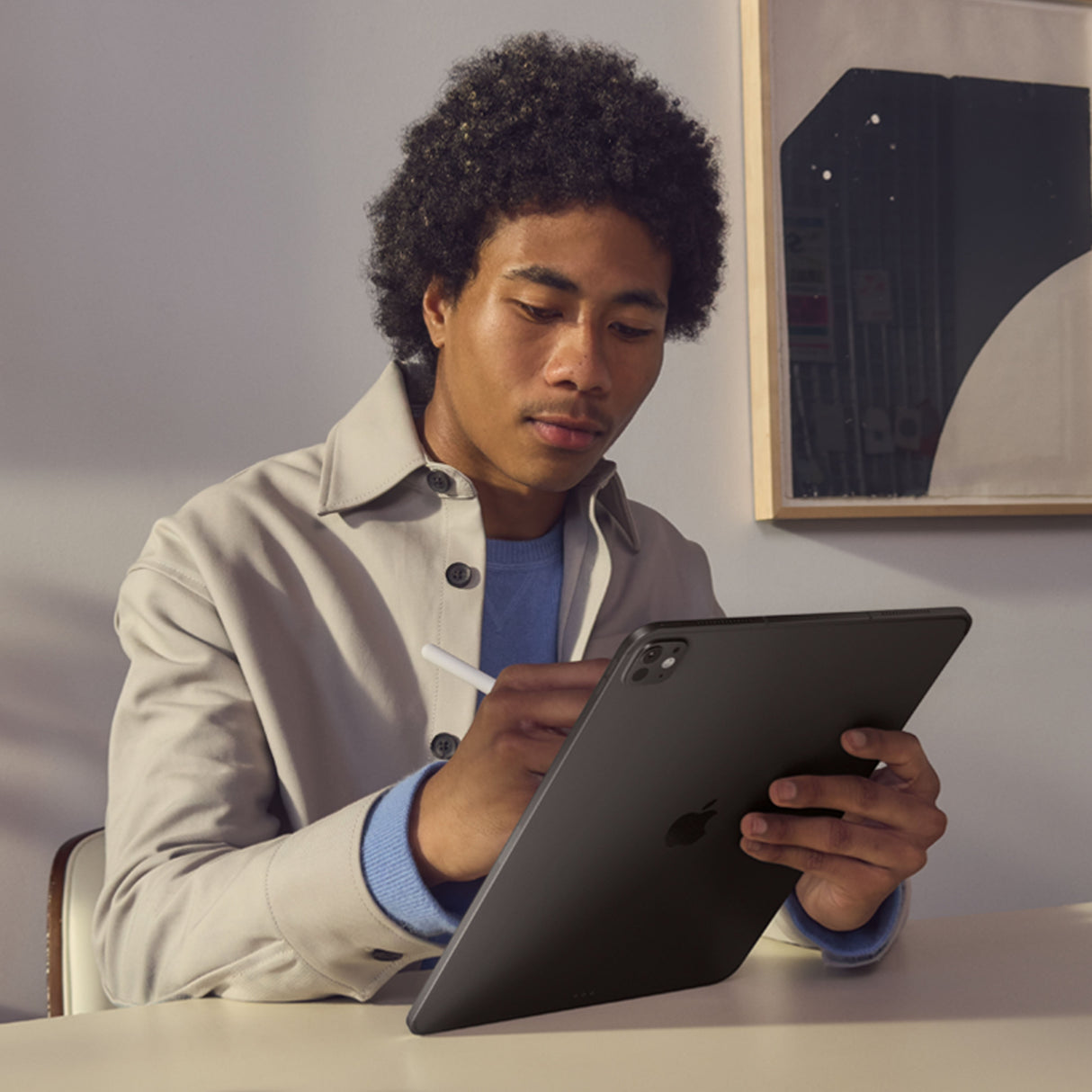 EAN 0195950406504 - Apple iPad Pro 5G Apple M LTE-TDD & LTE-FDD 2 TB 33 cm (13") 16 GB Wi-Fi 7 (802.11be) iPadOS 26 Plata imagen 5