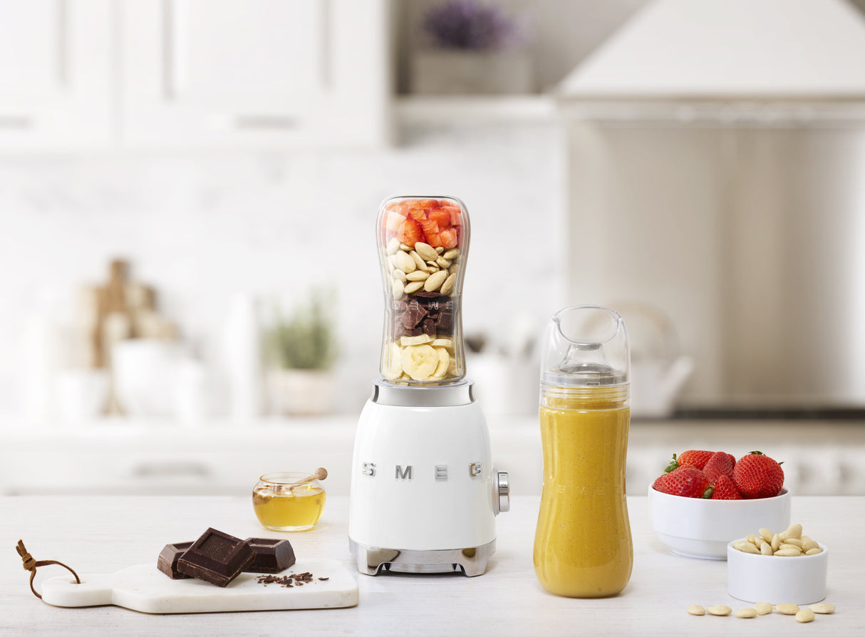 EAN 8017709313098 - Smeg PBF01WHEU licuadora 0,6 L Batidora de vaso 300 W Blanco imagen 7