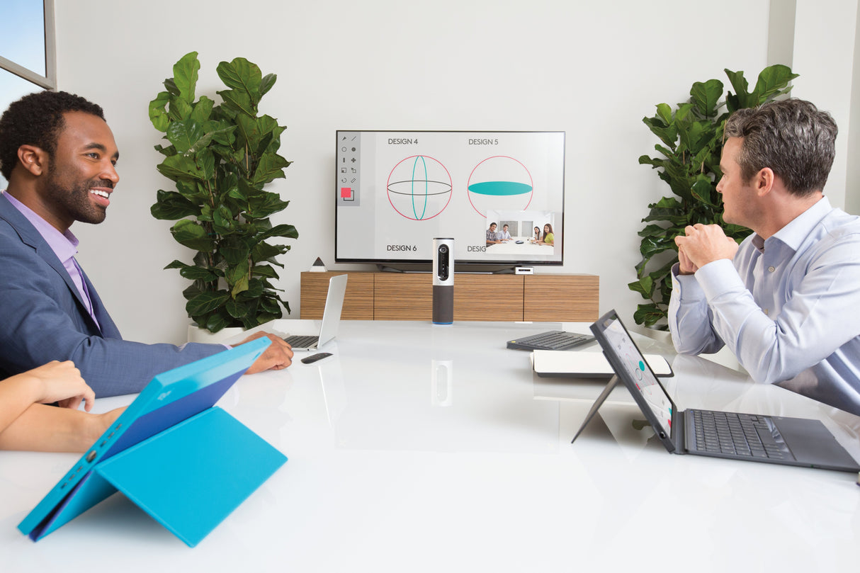 EAN 3082015015832 - Logitech 960-001034 cámara de videoconferencia Plata 1920 x 1080 Pixeles imagen 10