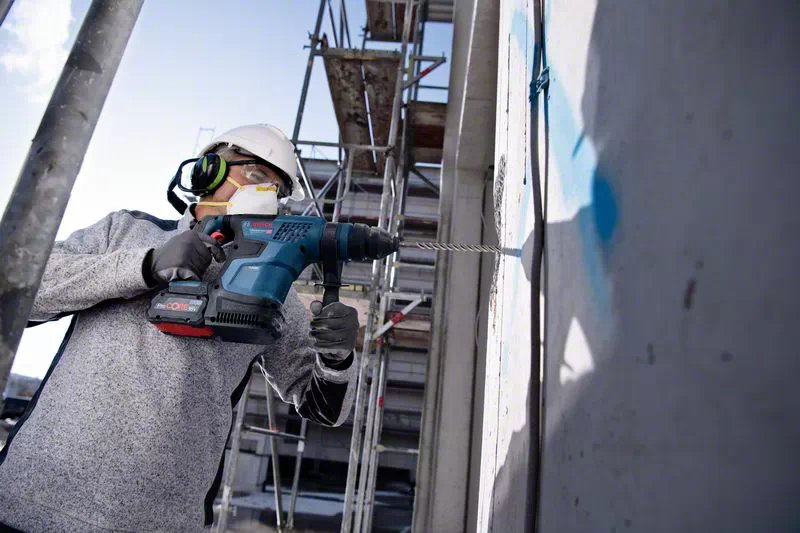 Taladro Bosch Professional Percutor Inalámbrico Gbh 18v-34 Cf Professional Azul/Negro, 2x Baterías Procore18v 8.0ah, Módulo Bluetooth, Maletín 611914002