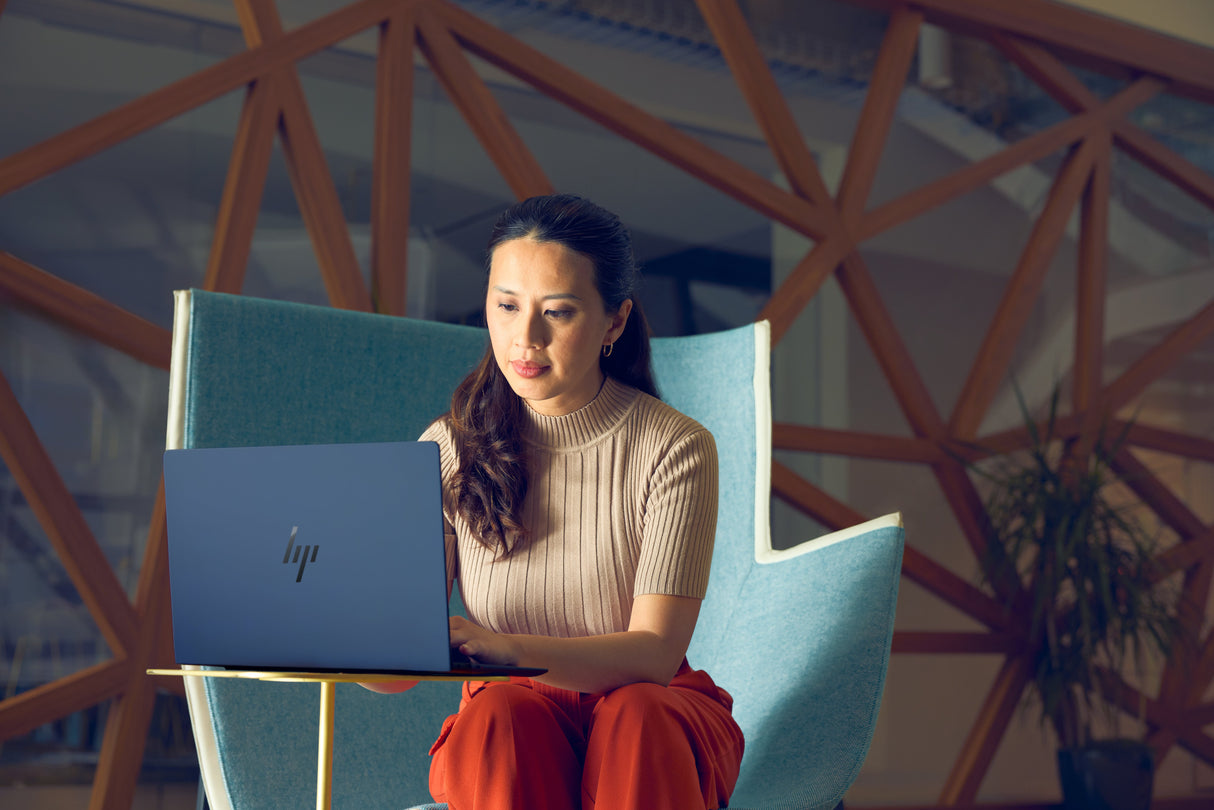 EAN 0198990505480 - HP EliteBook Ultra G1i Next Gen AI PC Wolf Pro Security Edition Copilot+ PC Intel Core Ultra 5 228V Portá imagen 10