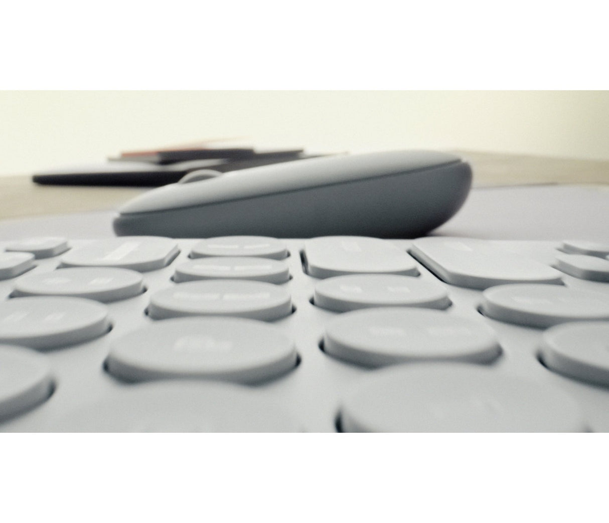 EAN 5099206110427 - Logitech 910-007015 ratón Viajes Ambidextro RF Wireless + Bluetooth Óptico 4000 DPI imagen 4