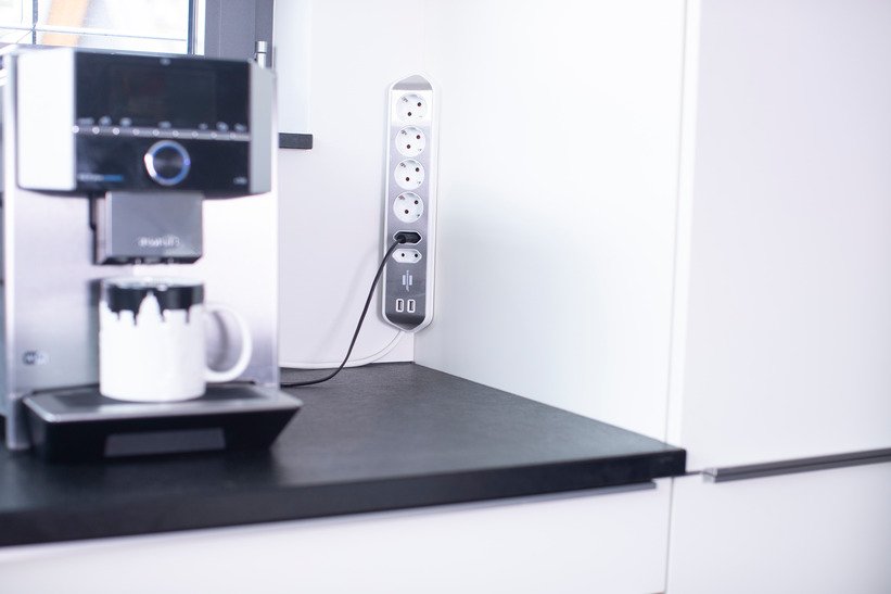 Brennenstuhl Estilo Eckstedoleiste 6-Fach Weiss