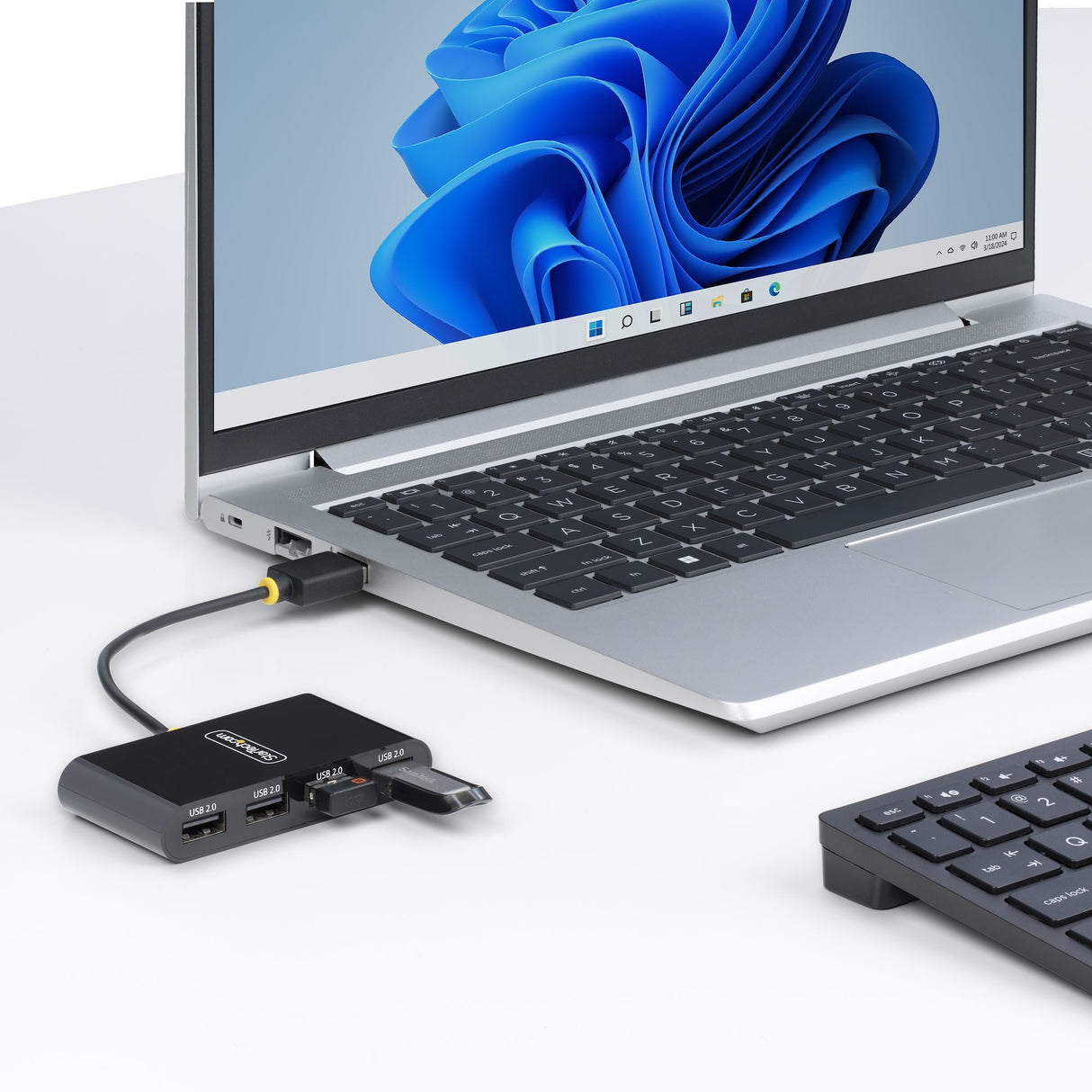 EAN 0065030911238 - StarTech.com ST4200MINI2-USB-HUB hub de interfaz 480 Mbit/s Negro imagen 5