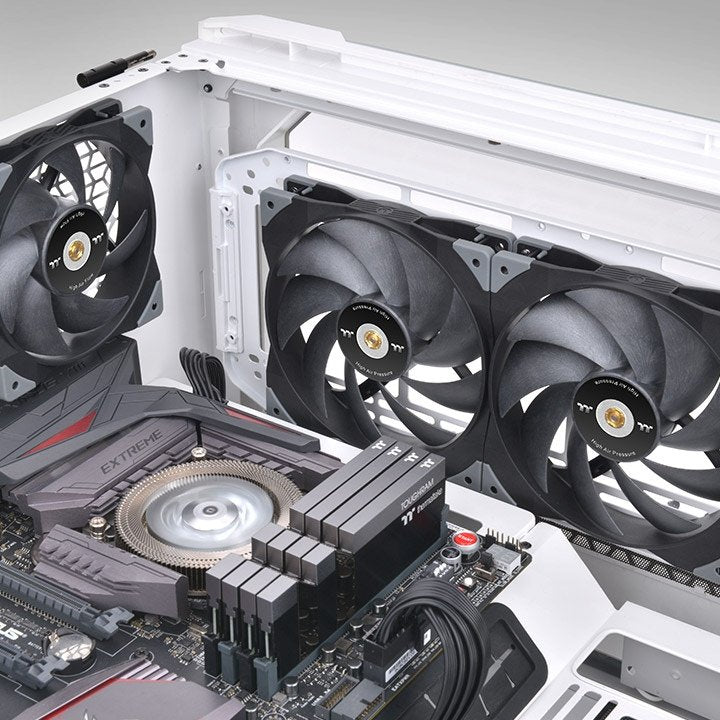 EAN 4713227536387 - Thermaltake SWAFAN GT14 Carcasa del ordenador Ventilador 14 cm Negro 1 pieza(s) imagen 6
